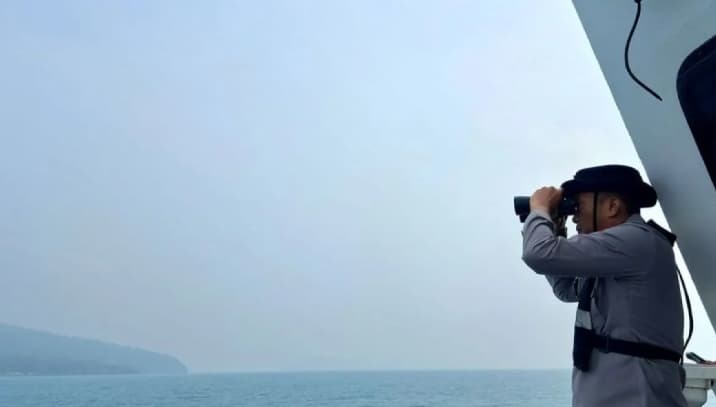 KP Sanjaya Fokus Menyisir Area Gunung Krakatau untuk Mencari Jurnalis dan Tiga Awak Kapal yang Hilang