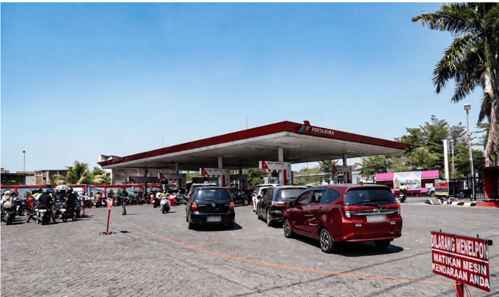 Antrean BBM di Makassar Mulai Melandai, Pertamina Perkuat Pasokan dan Buka 25 SPBU Selama 24 Jam