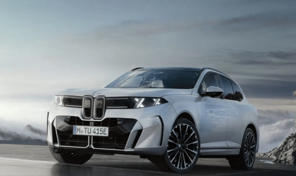 BMW Uji iX5 Hydrogen, Targetkan Jarak Tempuh 750 Kilometer dan Isi Bahan Bakar di Bawah Lima Menit