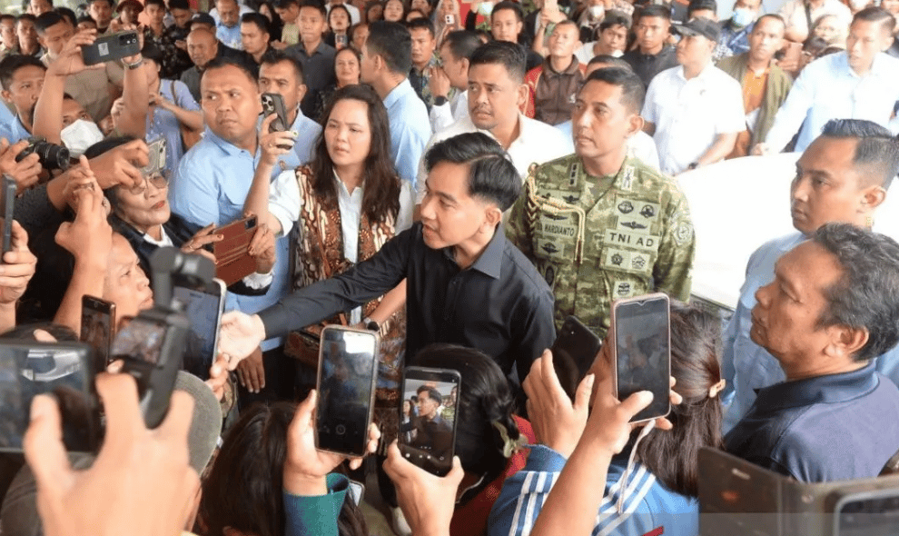 Bobby Nasution Pastikan Dua Siswi Terduga Korban Keracunan MBG Karo Dirawat di RSCM Jakarta
