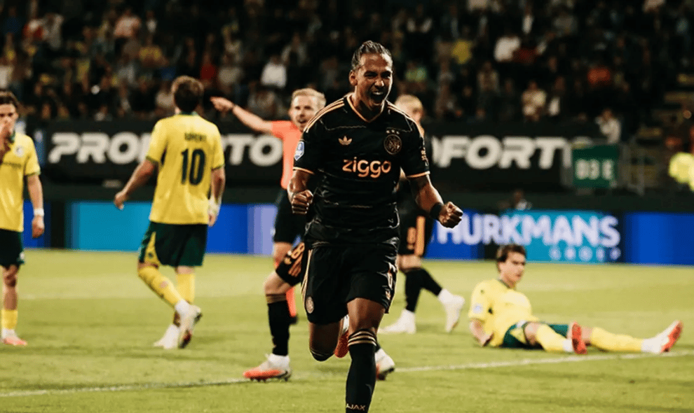 Dean James Bawa Eagles Imbang, Hubner dan Romeny Telan Kekalahan Telak dari Ajax