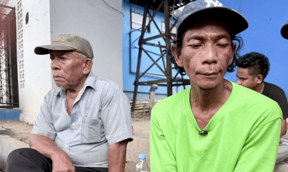Keluarga Menanti Kabar Ayah, Anak, dan Kakak yang Menjadi Korban Kecelakaan Kapal Virgo