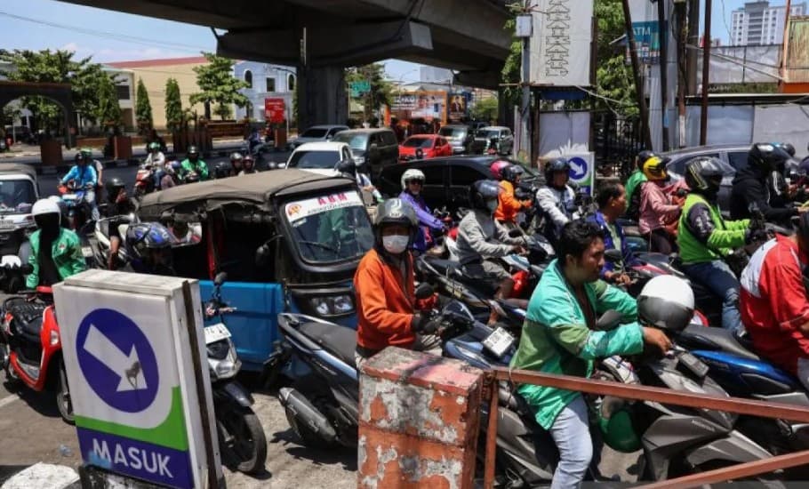 Antrean BBM di Makassar Mulai Terkendali, Pemprov Sulsel Terapkan Ganjil-Genap hingga Tambah Operator SPBU