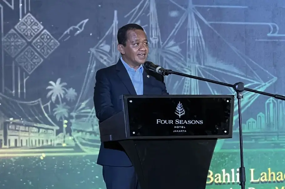 Bahlil Pastikan Cadangan BBM Nasional Aman, Antrean di Makassar Dipicu Peralihan Konsumen ke BBM Subsidi