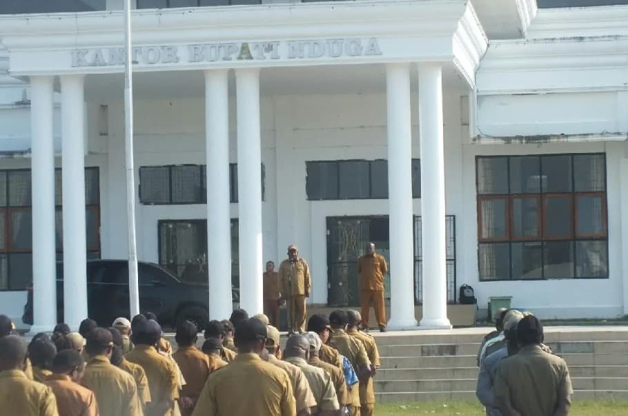 Bupati Nduga Yoas Beon Ancam Tahan Gaji ASN yang Mangkir dan Tak Berkantor di Kenyam