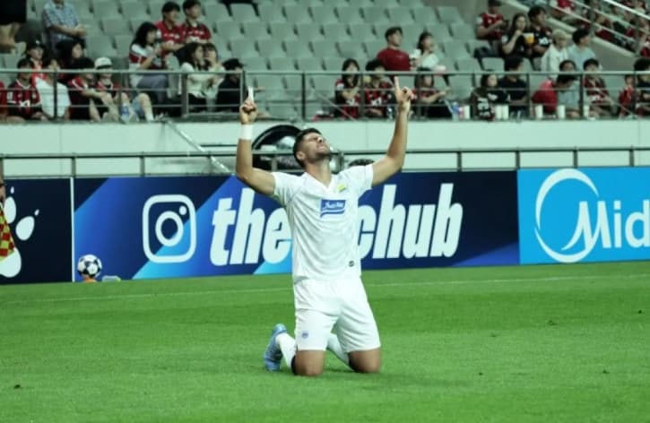 Julio Cesar Pastikan Kondisinya Baik Usai Benturan Keras saat Persib Kalahkan FC Seoul
