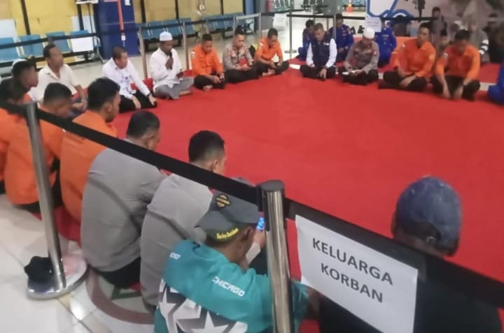 Polsek KPL Banjarmasin Gelar Doa Bersama untuk Kuatkan Keluarga Korban KM Virgo Transport 8