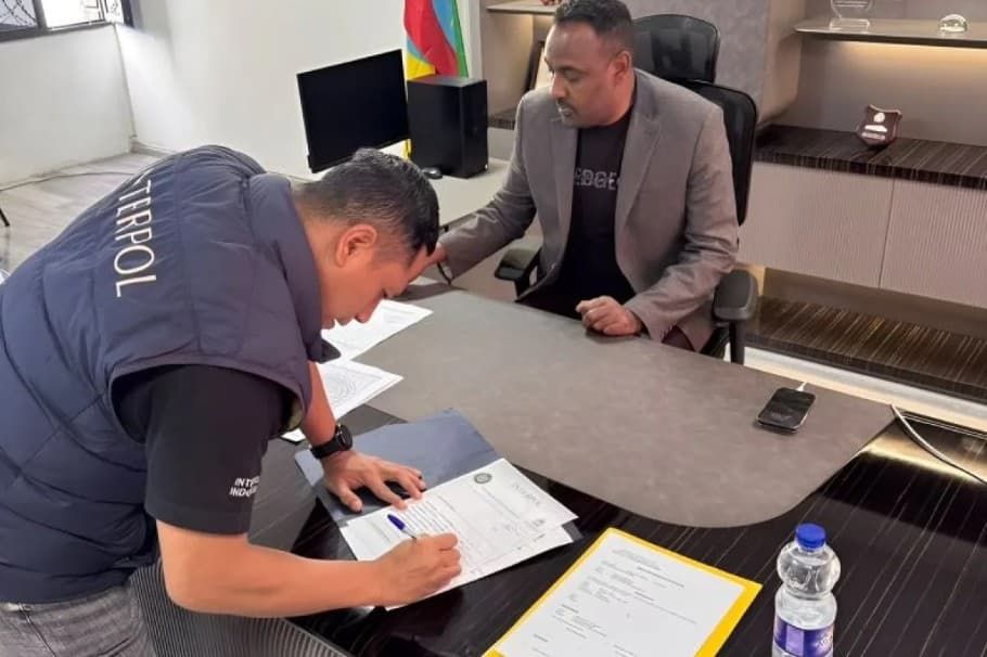 Polri Serahkan Buronan Interpol Selman Mohammed Yimer ke Etiopia terkait Penipuan Skala Besar