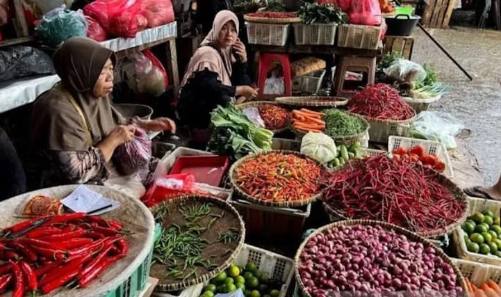 PIHPS Catat Cabai Rawit Merah Tembus Rp96.050 per Kilogram, Telur Ayam Rp29.900