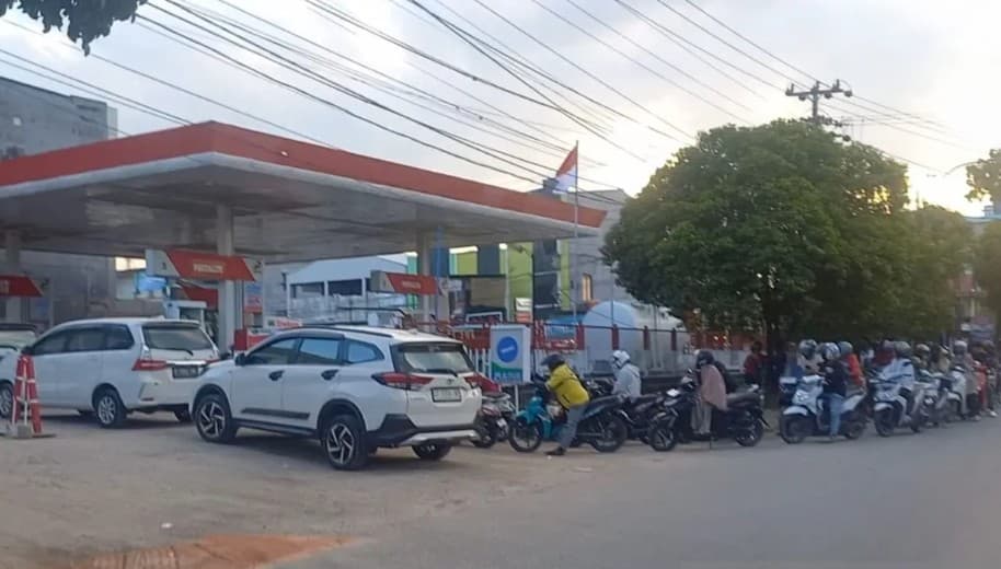 Pertamina Tambah Pasokan BBM hingga 59 Persen untuk Mengurai Antrean Panjang di SPBU Kendari