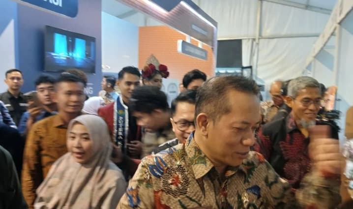 Menkop Ferry Juliantono Dorong Pelaku UMKM Magelang Membentuk Koperasi Berbasis Komunitas