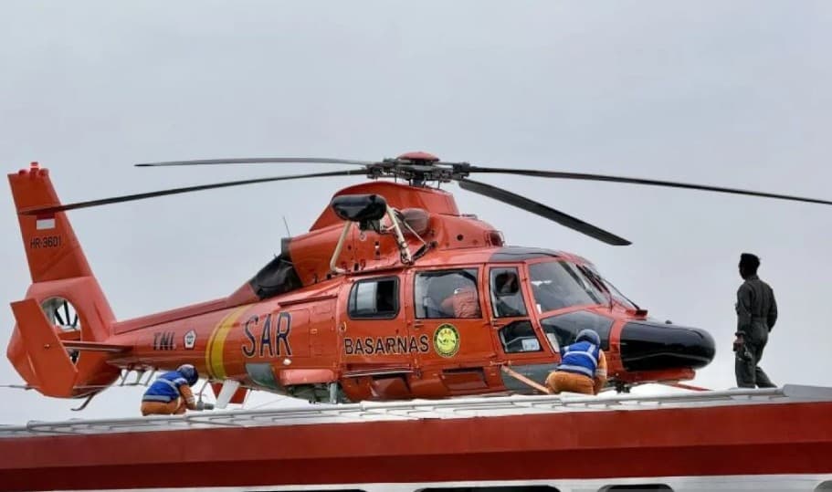 Basarnas Siagakan Helikopter untuk Evakuasi Korban KMP Virgo Transport 8 di Laut Jawa