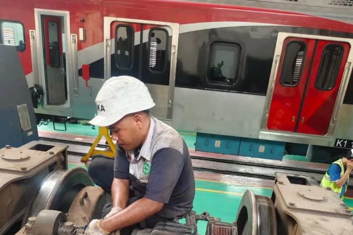 INKA Rampungkan Perawatan Intensif Satu Rangkaian KRL, Perjalanan Commuter Line Bogor Kembali Ditambah