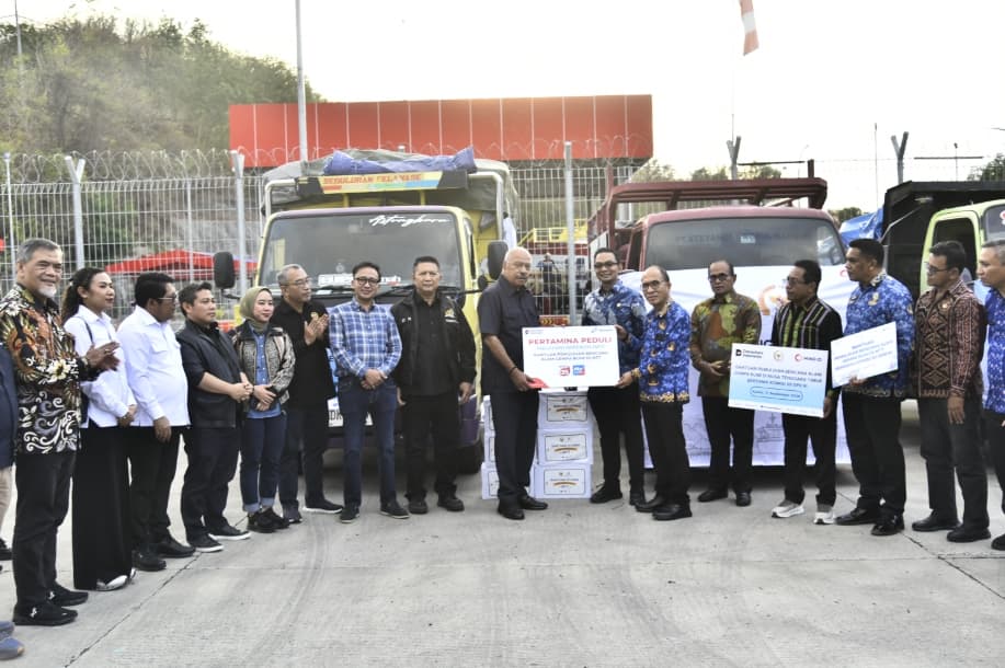 Komisi XII DPR dan Mitra Kerja Salurkan Bantuan kepada Korban Gempa di Manggarai Barat