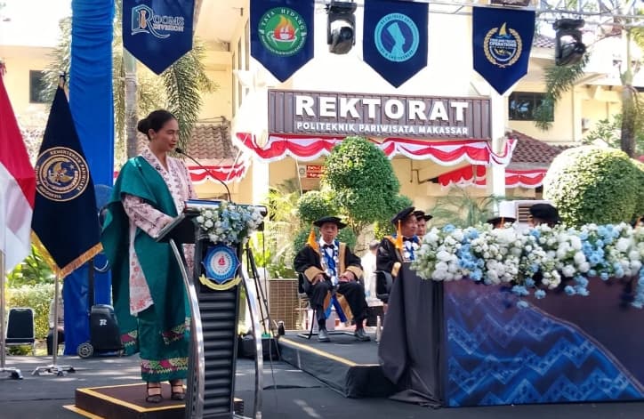 Wamenpar Minta Lulusan Poltekpar Makassar Ikut Bangun Pariwisata Indonesia yang Berkelanjutan