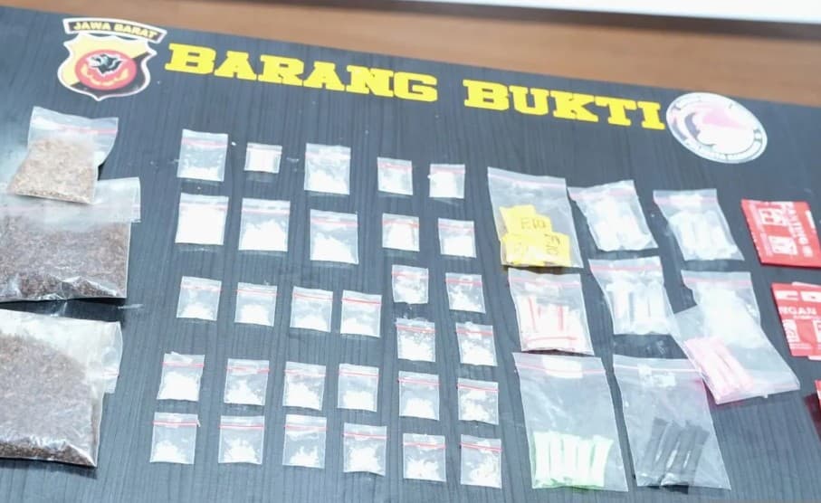 Sistem Tempel Dominasi Peredaran Narkoba di Karawang, Polisi Tangkap 36 Pengedar dan Sita 1,01 Kilogram Sabu