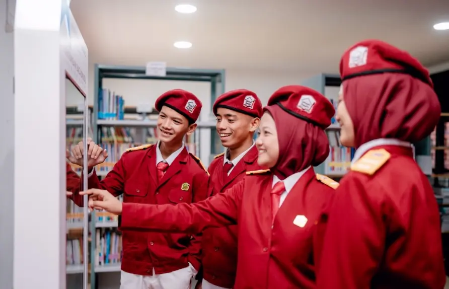 Kemensos Sebut Lebih dari 44 Ribu Anak Keluarga Miskin Dapat Pendidikan Gratis lewat Sekolah Rakyat