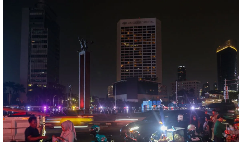 Pemadaman Lampu Satu Jam di Jakarta Mengurangi Emisi Karbon 74,23 Ton