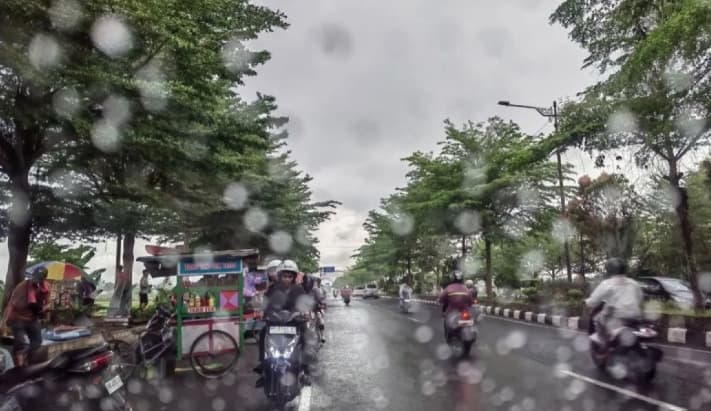BMKG Prakirakan Cuaca Berawan hingga Hujan Ringan Dominasi Indonesia, Waspadai Awan Cumulonimbus