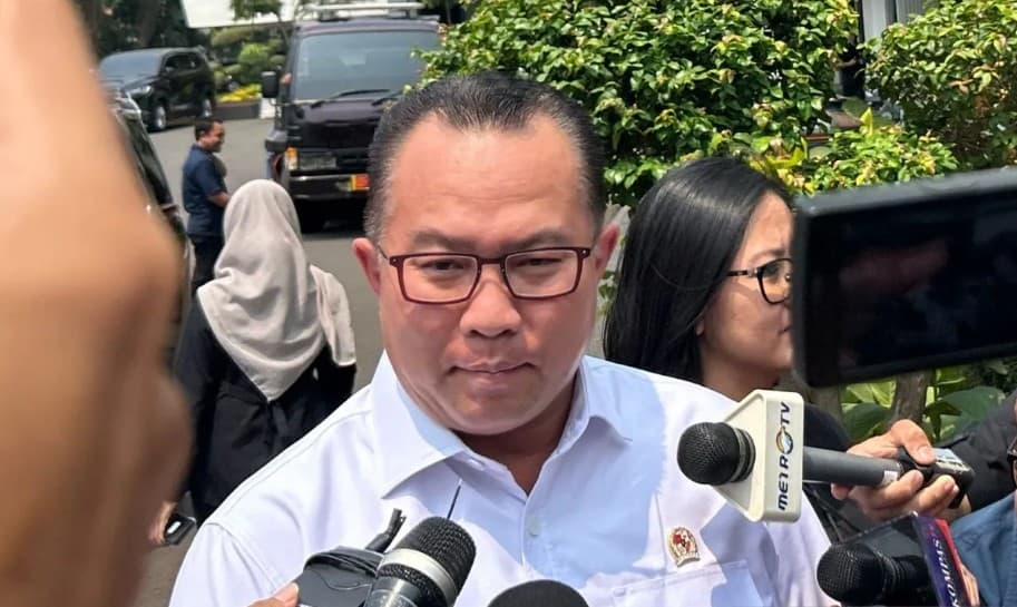 BRIN Tawarkan Prabowo Inovasi Kain dari Limbah Daun Nanas dan Sepatu Murah untuk Siswa