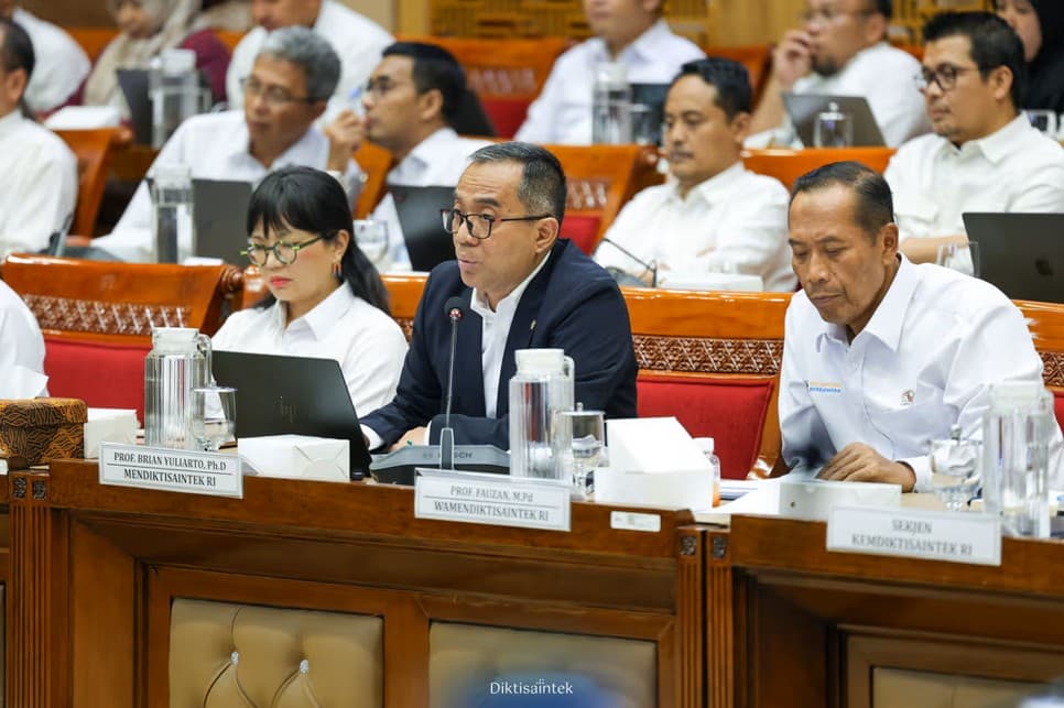 Kemdiktisaintek Tambah Anggaran KIP Kuliah Rp1,267 Triliun, Kuota 2027 Naik Jadi 220.000 Mahasiswa