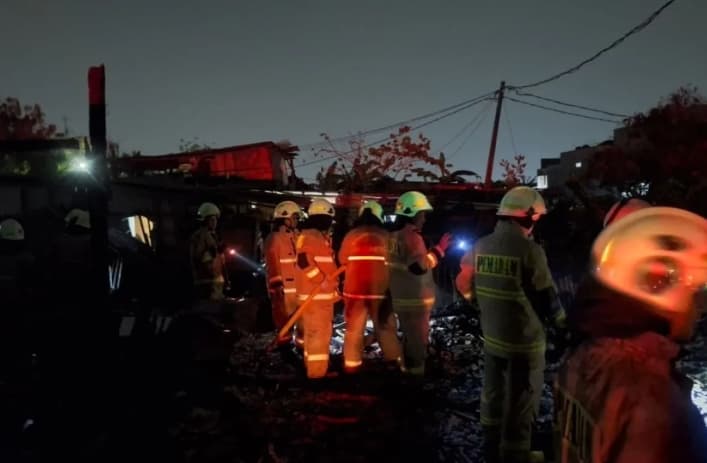 Rumah Semi Permanen di Rorotan Hangus Terbakar, Gulkarmat Duga akibat Gangguan Listrik