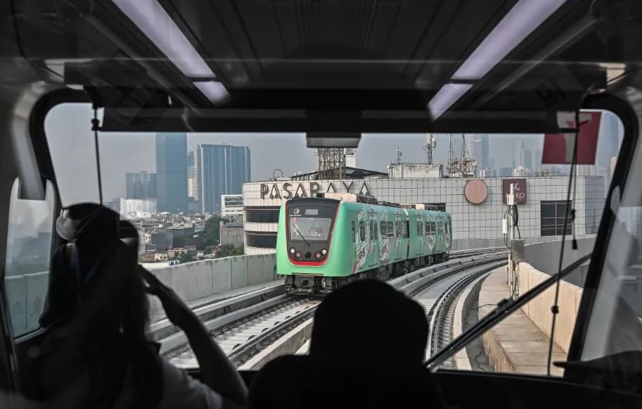 Pengguna LRT Kelapa Gading-Manggarai Tembus 64.400 Orang dalam Lima Hari