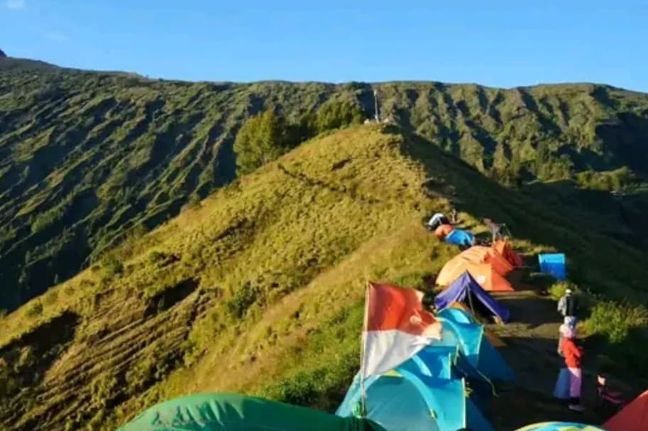 Kebakaran Hutan Melanda Bukit Setampol, Balai TNGR Tutup Jalur Pendakian Torean