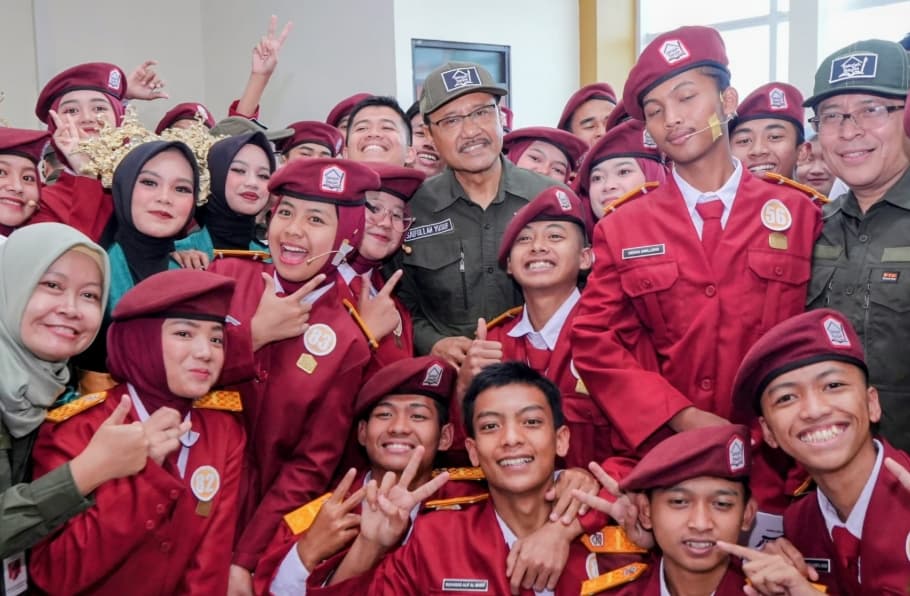 Gus Ipul Minta Wali Asuh Sekolah Rakyat Bekerja dengan Hati Dampingi Siswa Rentan