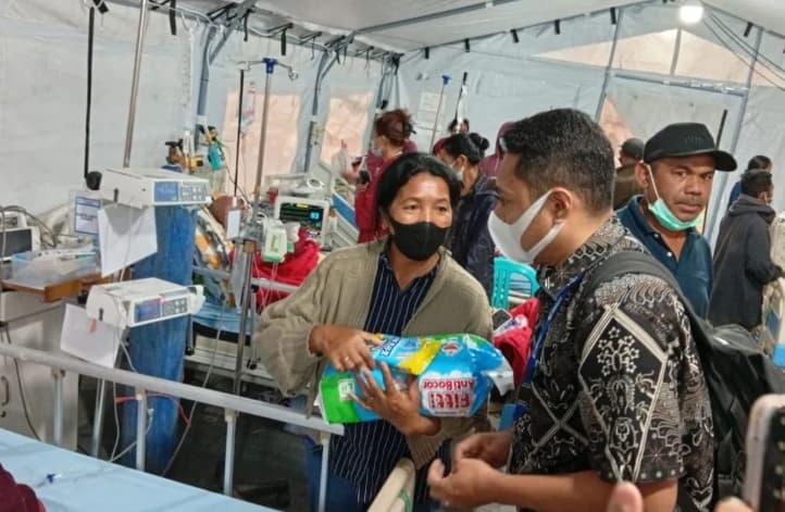 Bantuan Sanitasi Disalurkan kepada Penyintas Gempa Flores di Tengah Keterbatasan Fasilitas Dasar