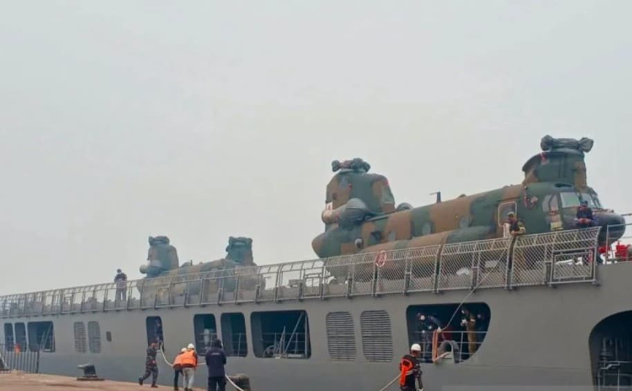 Jepang Kerahkan Helikopter Chinook CH-47 untuk Perkuat Pemadaman Karhutla di Ketapang
