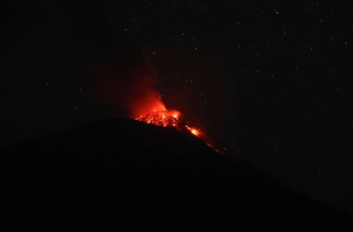 Pemkab Lembata Batasi Aktivitas Wisata di Gunung Ile Lewotolok Menyusul Aktivitas Vulkanik