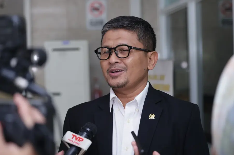 Amin AK Minta OJK Evaluasi Kebijakan PIP Maybank Terkait Dugaan PHK Sepihak