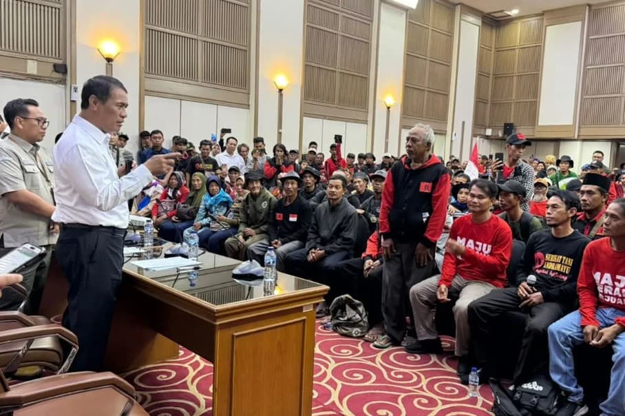 Mentan Amran Temui 1.000 Petani Indramayu dan Langsung Tindak Lanjuti Persoalan Irigasi hingga Pupuk