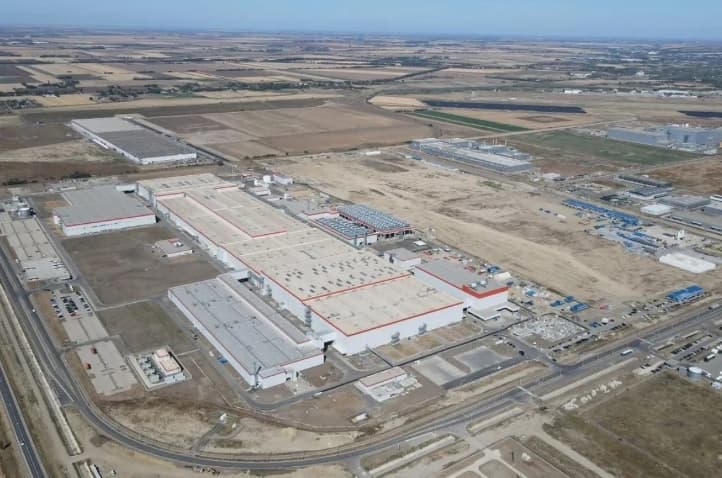 CATL Mulai Uji Coba Produksi Sel Baterai di Hungaria, Pabrik Ditargetkan Berkapasitas 100 GWh
