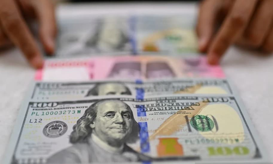 Rupiah Menguat ke Rp17.903 per Dolar AS, Meredanya Ketegangan AS-China Menopang Pergerakan