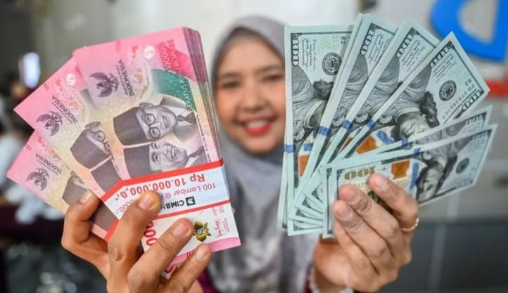 Rupiah Melemah pada Perdagangan Jumat Pagi menjadi Rp17.933 per Dolar AS