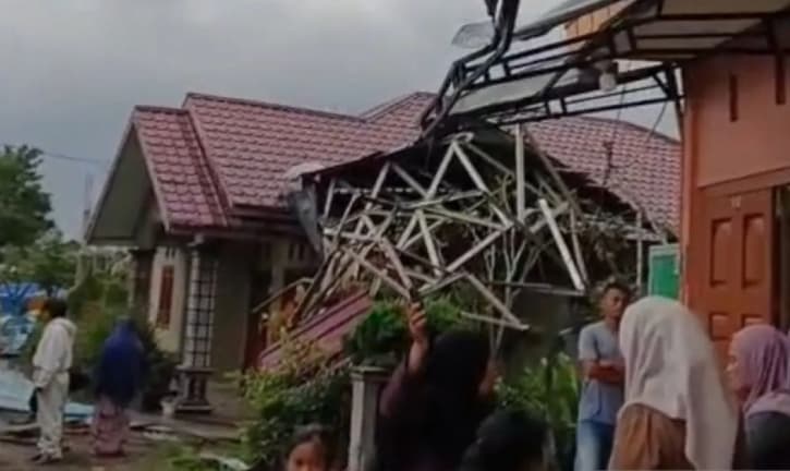 BNPB Mendampingi 22 KK Terdampak Angin Kencang di Bener Meriah, Dua Keluarga Mengungsi