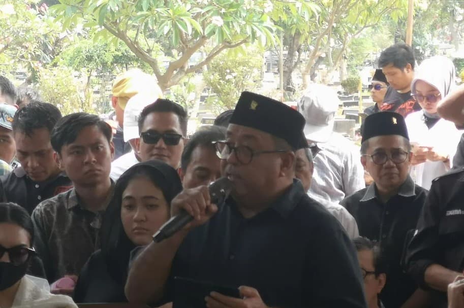 PDI Perjuangan Kibarkan Bendera Setengah Tiang Tujuh Hari untuk Hormati Guruh Soekarnoputra