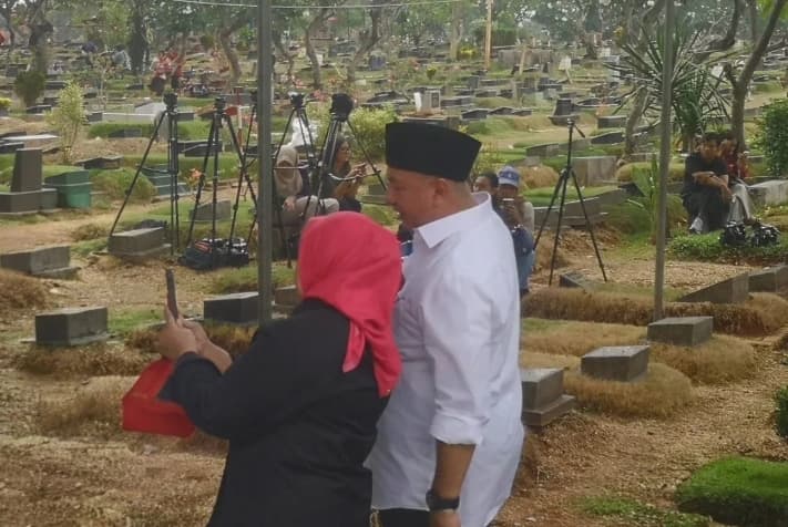 Distamhut DKI Pastikan Makam Guruh Soekarnoputra Siap di Karet Bivak