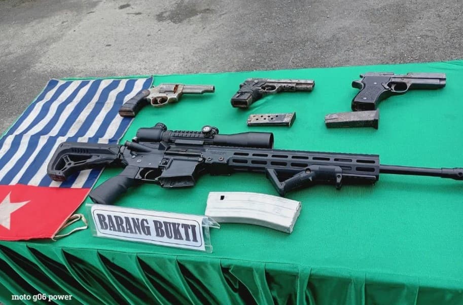 Empat Anggota KKB Serahkan Senjata Api dan Nyatakan Kembali ke NKRI di Puncak Jaya