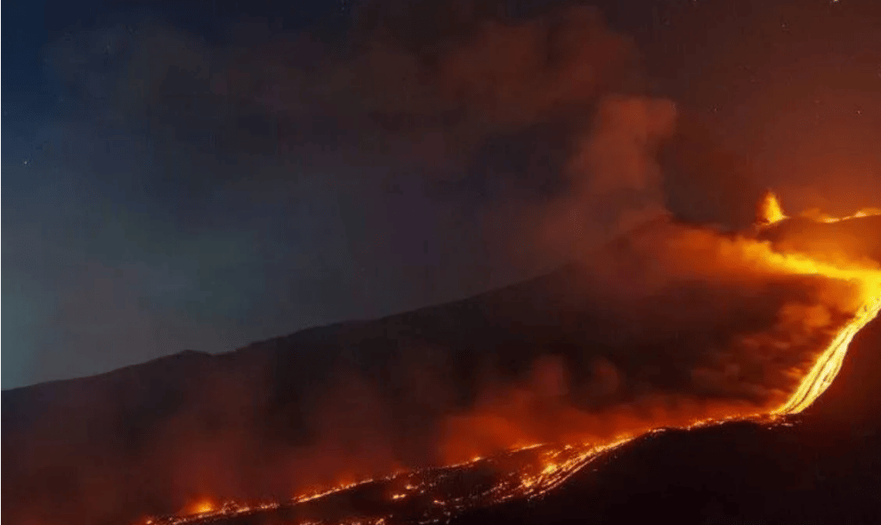Erupsi Gunung Etna Paksa Bandara Catania Tutup hingga Minggu Siang