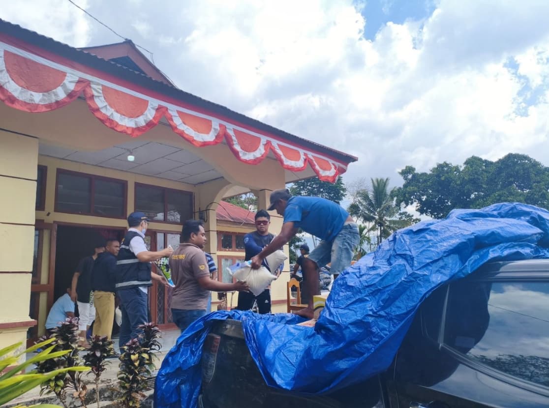 Peduli Gempa NTT, Bea Cukai Salurkan Bantuan Kemanusiaan