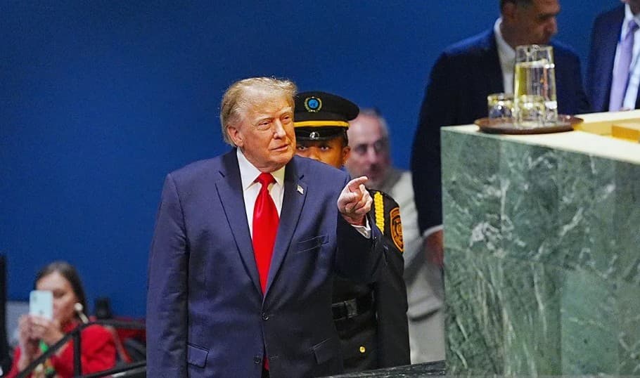Trump Klaim AS Fasilitasi Lebih dari 20 Juta Barel Minyak Melintasi Selat Hormuz dalam Sepekan