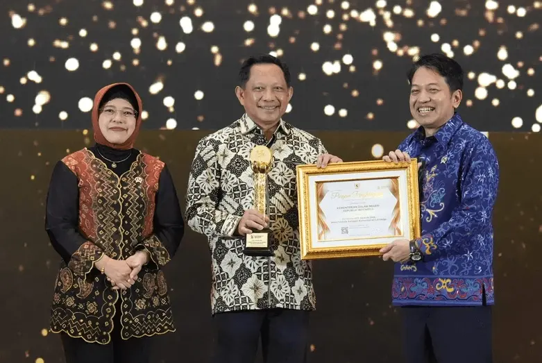 Kemendagri Raih Penghargaan BPS Berkat Pemanfaatan Data Statistik untuk Pembangunan Daerah