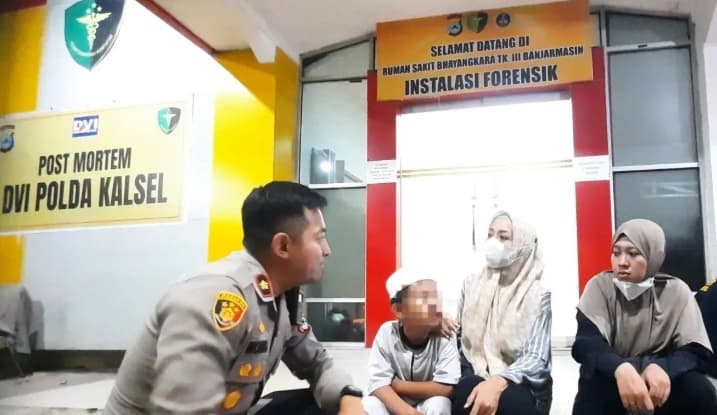Istri Korban Kapal Virgo Lega Setelah Suaminya Berhasil Diidentifikasi Tim DVI