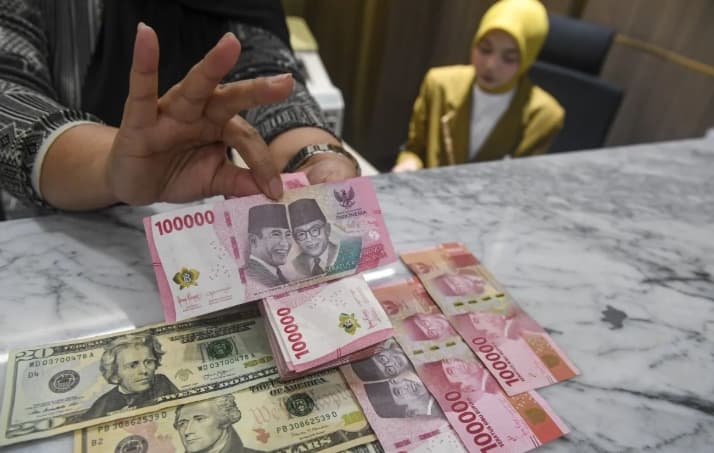 Rupiah Melemah 19 Poin pada Selasa Pagi, Nilai Tukar Sentuh Rp17.997 per Dolar AS
