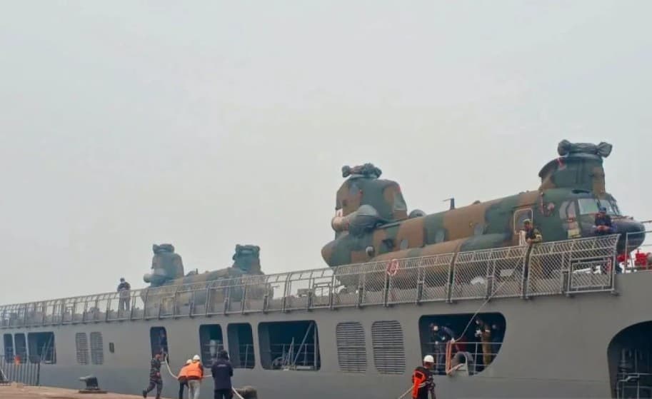 Jepang Akhiri Misi Pemadaman Karhutla di Indonesia, Helikopter CH-47 Jatuhkan 220 Ton Air