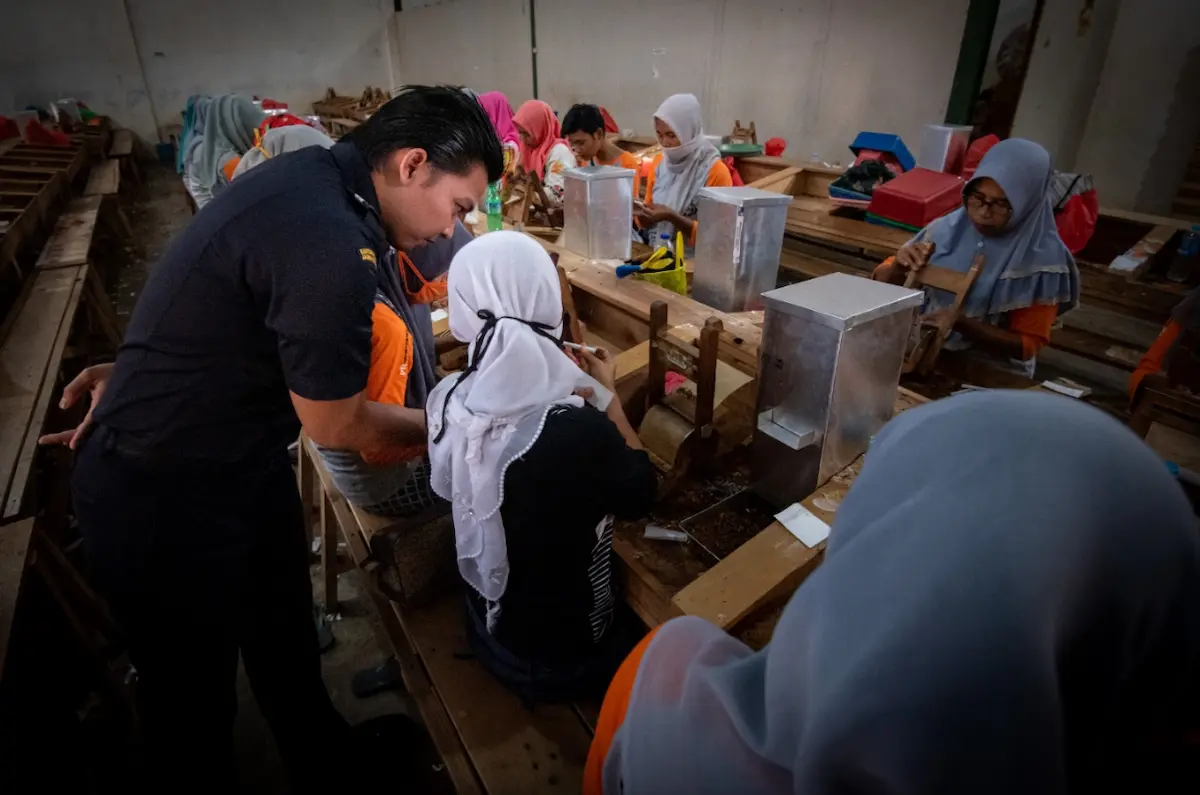 Bea Cukai Asistensi Pelaku Industri Hasil Tembakau di Lombok Tengah dan Probolinggo