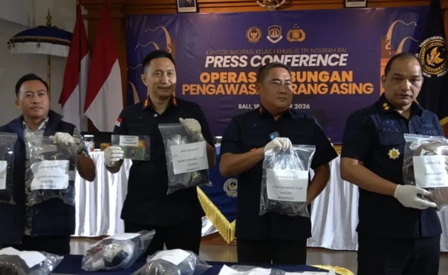 Imigrasi Ngurah Rai Deportasi 18 WNA, 10 Orang Terjaring Operasi Terkait Prostitusi di Bali